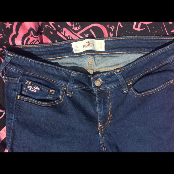 SOLD Hollister Dark Denim Skinny Jeans - Picture 4 of 5